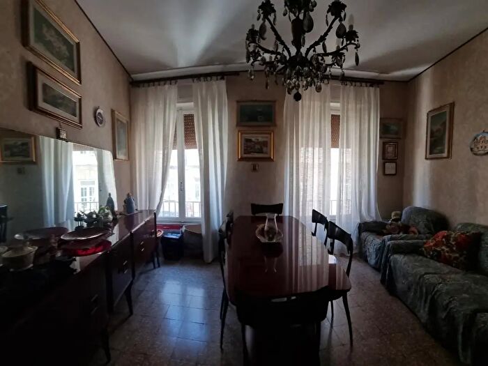 Appartamento con 5 locali in vendita in Iuseppe Chiarini, Livorno
