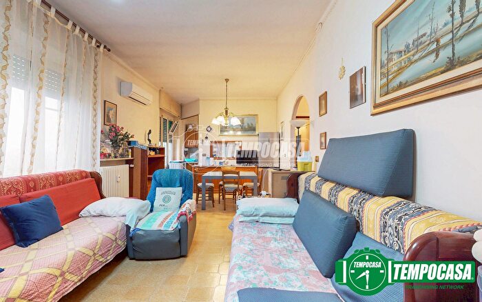 Appartamento trilocale in vendita in Largo Anna Frank, Valenza