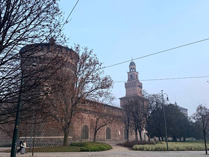 Appartamento quadrilocale in affitto in Via Stefano Jacini, Cadorna Castello, Milano