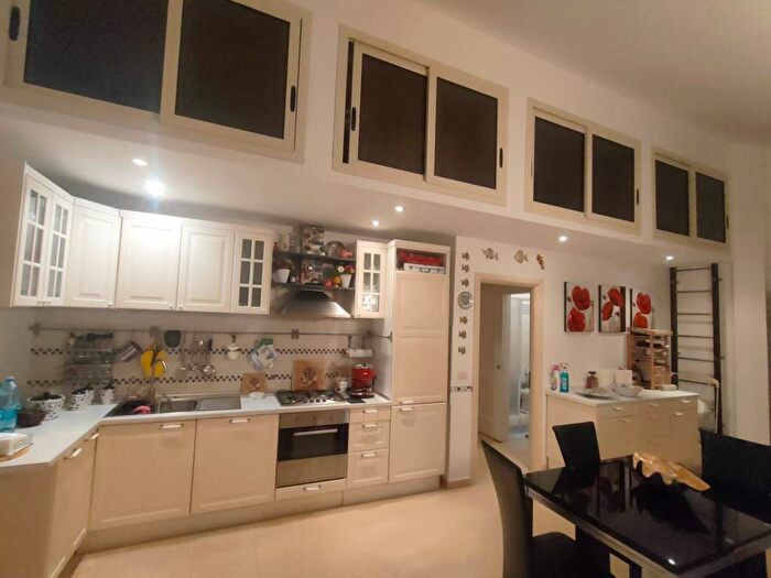 Appartamento trilocale in affitto in Via Giacomo Leopardi, Marina Di San Lorenzo, San Lorenzo
