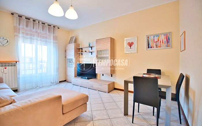 Appartamento trilocale in vendita in Novara