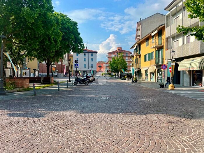 Appartamento monolocale in vendita in Piazza Sette Martiri, Terno DIsola