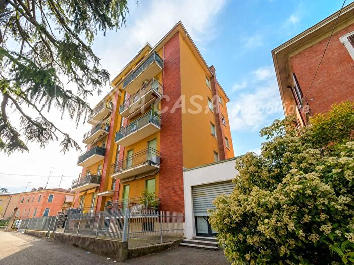 Appartamento con 6 locali in vendita in Via Ravasini, Felino