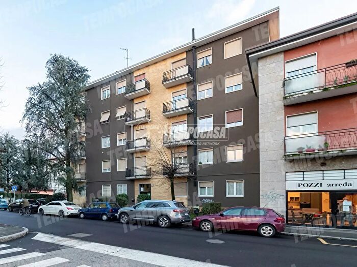 Appartamento trilocale in vendita in Via Carlo Rota, Monza