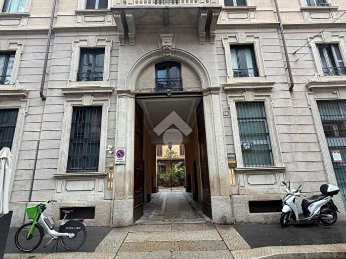 Appartamento bilocale in affitto in Via Solferino, Moscova, Milano