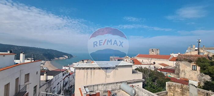 Appartamento con 6 locali in vendita in Via Torretta, Peschici