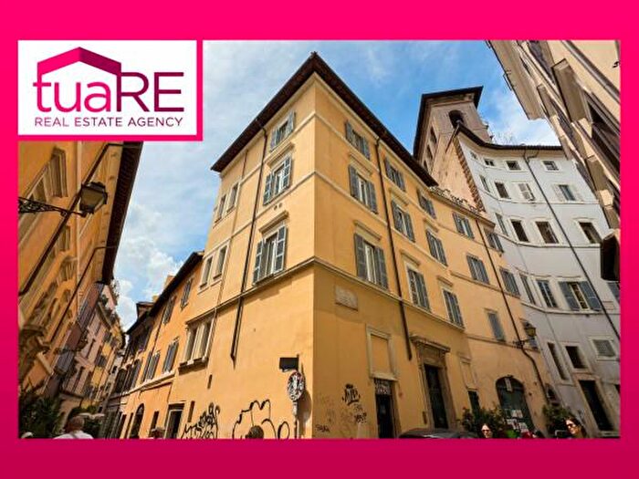 Appartamento quadrilocale in vendita in Via della Vetrina, Roma