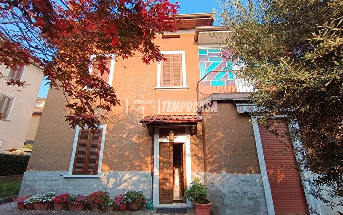 Casa con 5 locali in vendita in Via Pietro Rovelli, Bergamo