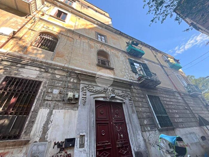 Appartamento monolocale in affitto in Vico Sant Eframo Vecchio, San Carlo AllArena, Napoli