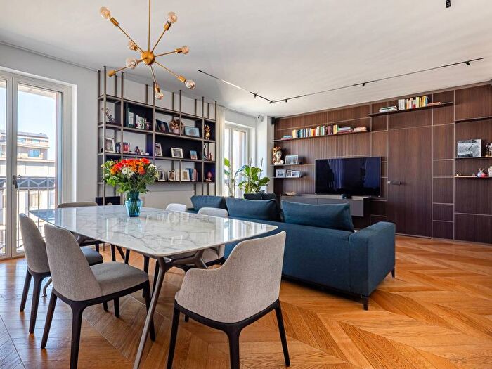 Appartamento con 5 locali in affitto in Via Vittorio Colonna, De Angeli, Milano