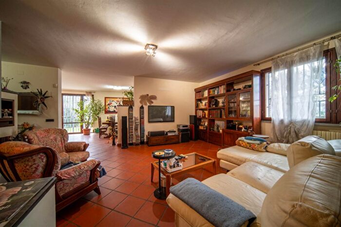 Casa con 7 locali in vendita in San Giuliano Terme