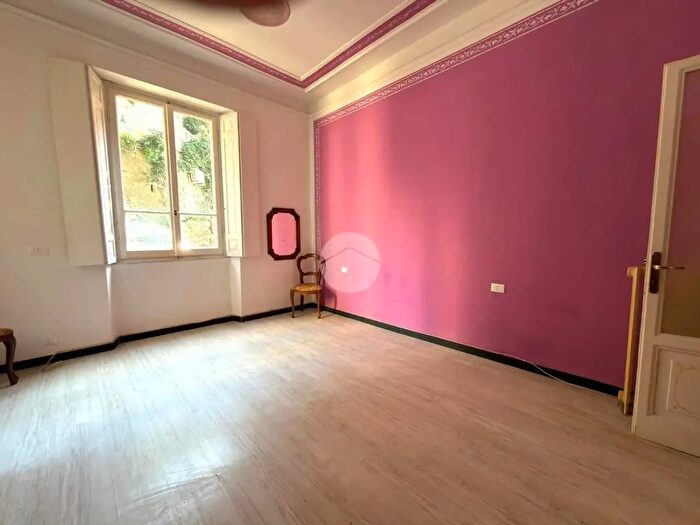 Appartamento trilocale in vendita in Via Nicoloso da Recco, Genova