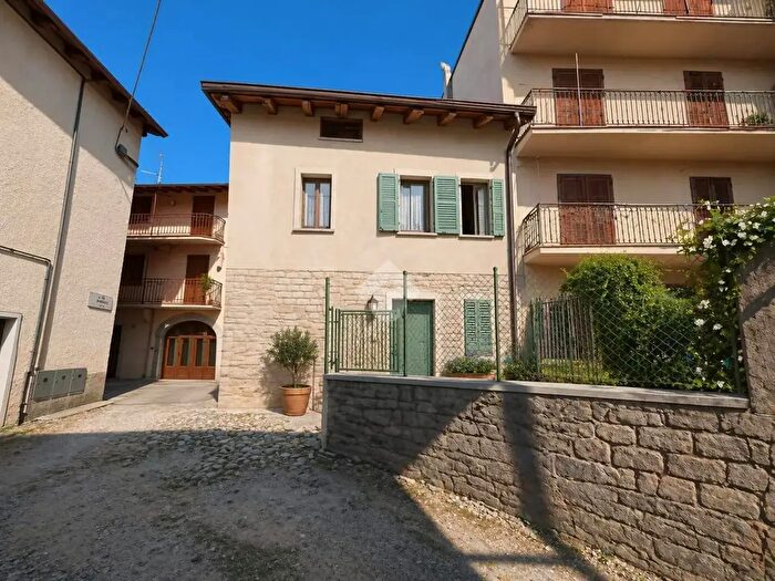 Casa trilocale in vendita in Via Bruco, Piario
