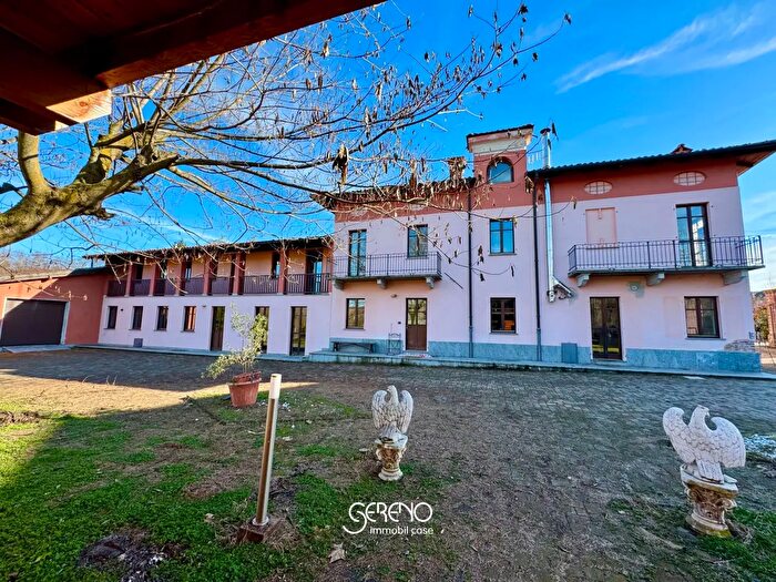 Casa con 15 locali in vendita in Via Basse San Sebastiano, Cuneo