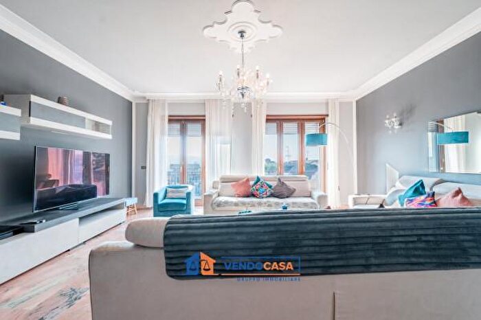 Appartamento con 5 locali in vendita in Via dei Gelsi, Santa Vittoria DAlba