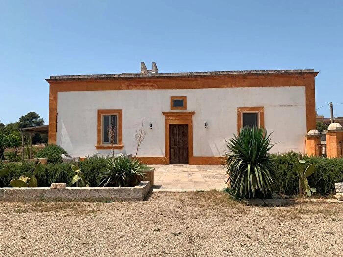 Casa con 7 locali in affitto in Strada La Riggia Nardo, Nardo