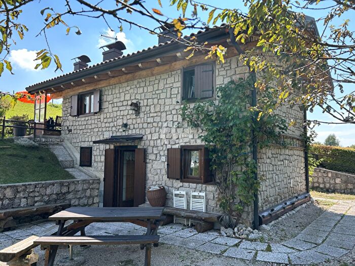 Casa quadrilocale in vendita in Passo Bordala, Isera