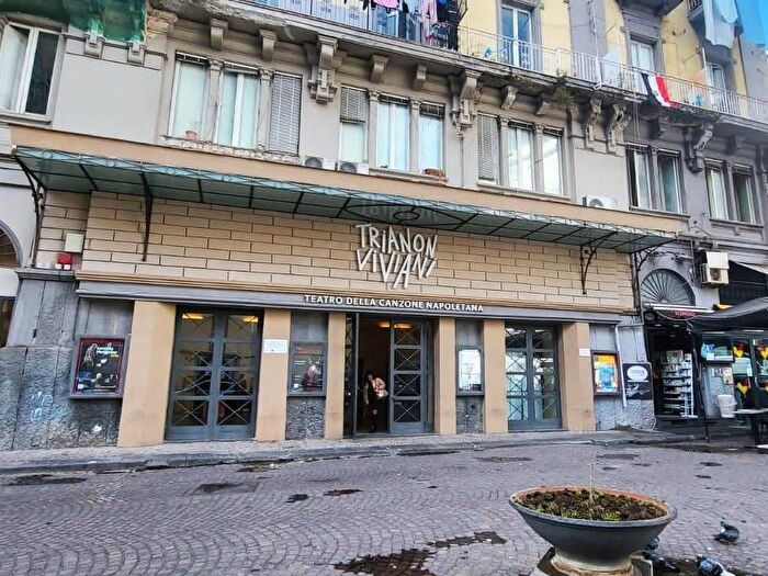 Appartamento con 5 locali in affitto in Via Salvatore Trinchese, Tribunali, Napoli
