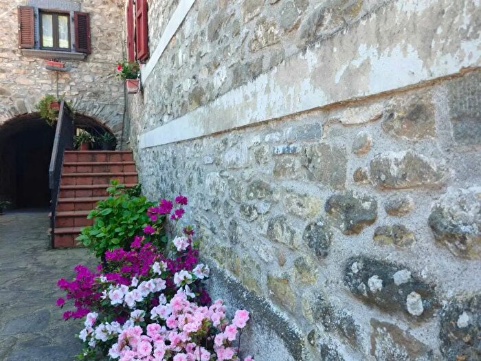 Casa con 5 locali in vendita in Licciana Nardi