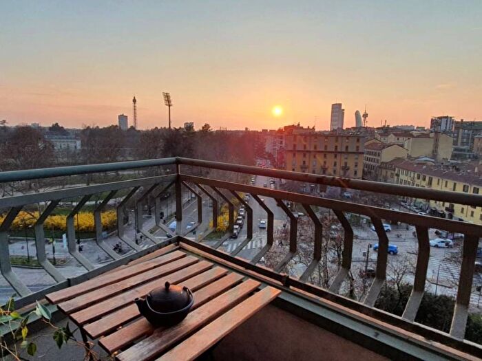 Appartamento trilocale in affitto in Piazzale Biancamano, Moscova, Milano