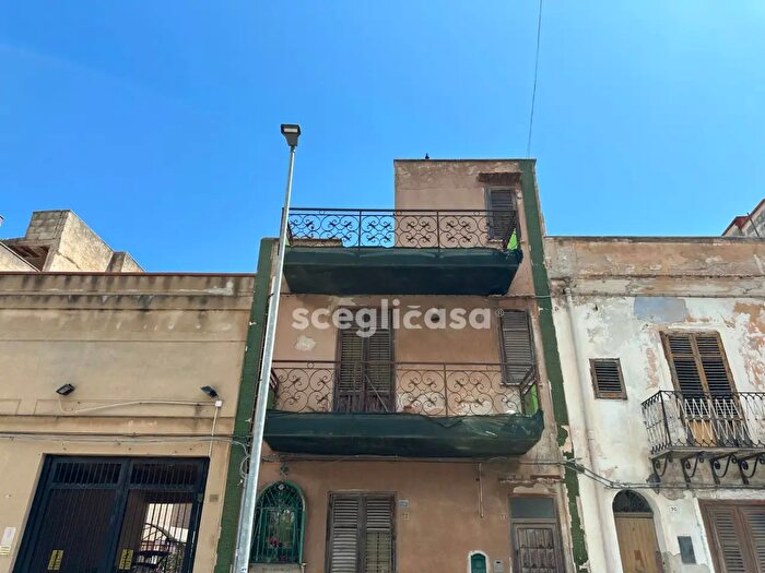 Casa trilocale in vendita in Piazza Tommaso Natale, Palermo