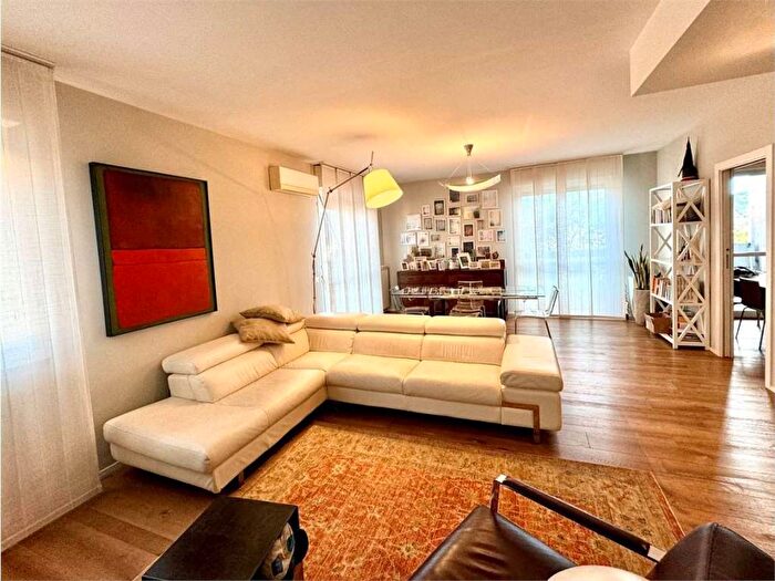 Appartamento con 5 locali in affitto in Gorle