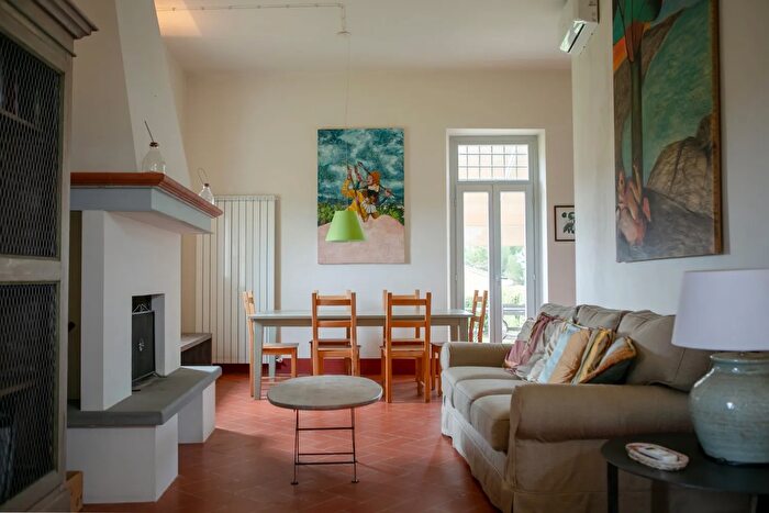 Casa quadrilocale in vendita in Tenimenti dAlessandro, Cortona