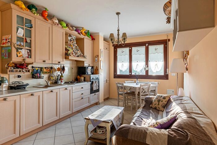 Appartamento trilocale in vendita in Via Marco Emilio Lepido Bologna, Bologna