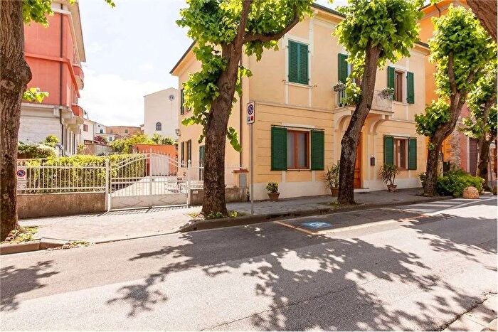 Casa con 8 locali in vendita in Via della Vittoria Snc, Casciana Terme Lari