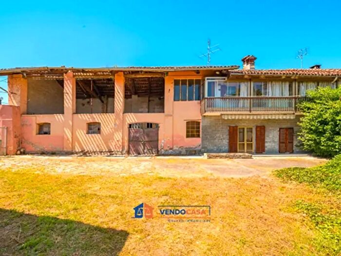 Casa con 6 locali in vendita in Frazione San Luca, Villafranca Piemonte