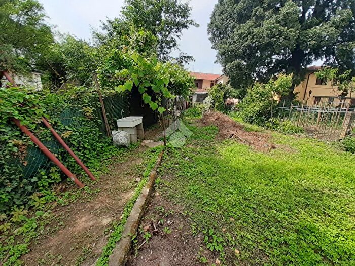 Appartamento bilocale in vendita in Via Guglielmo Marconi, Pregnana Milanese