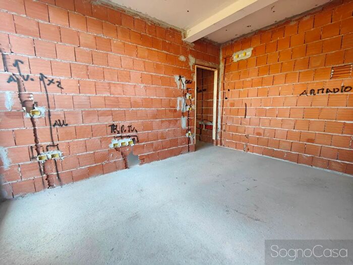 Appartamento con 5 locali in vendita in Via Chiantigiana, Bagno A Ripoli