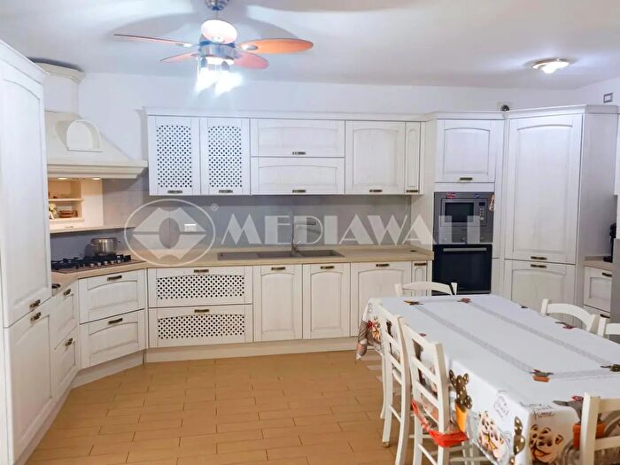 Casa con 10 locali in vendita in Vajont