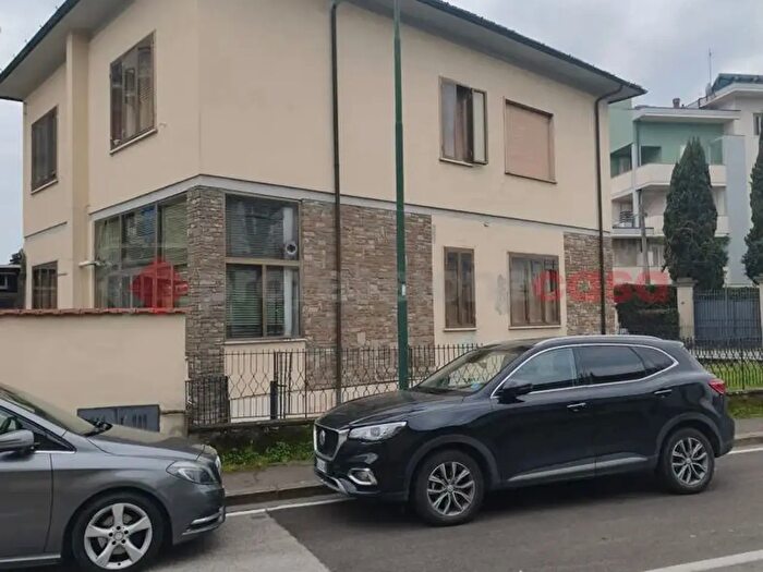 Casa con 5 locali in vendita in Via Confini, Campi Bisenzio