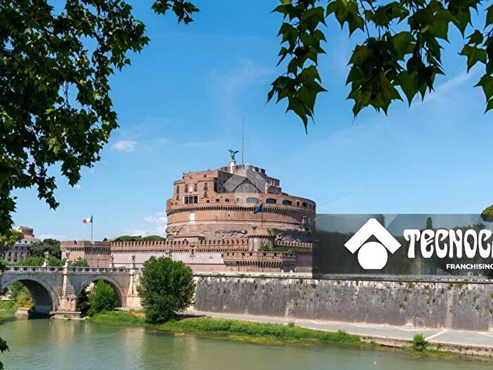 Appartamento con 5 locali in affitto in Via del Banco di Santo Spirito, Via Giulia, Roma