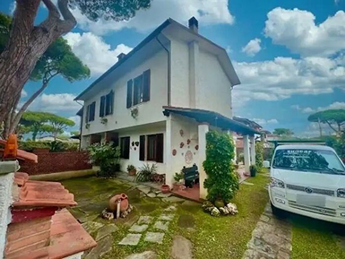 Appartamento con 5 locali in affitto in Forte Dei Marmi