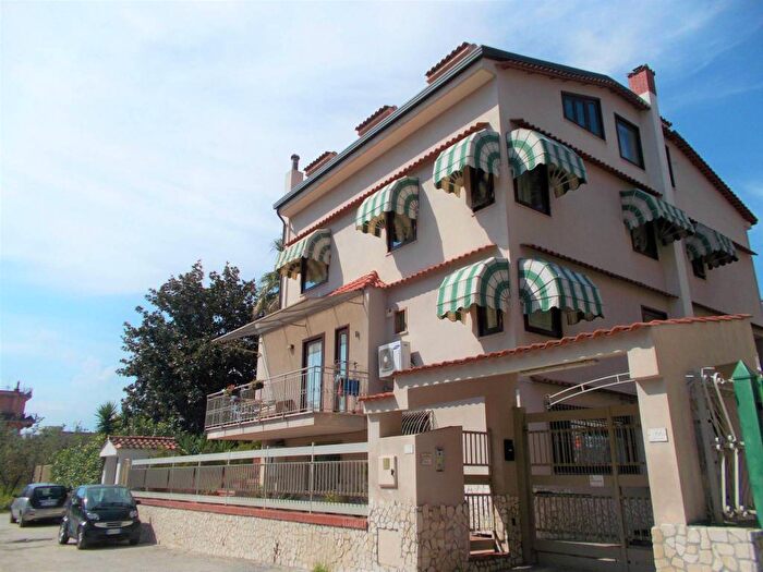 Casa con 6 locali in vendita in Via San Francesco dAssisi, Centro, Nola