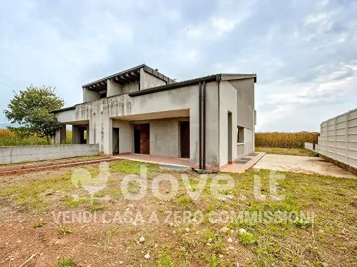 Casa con 6 locali in vendita in Via Cornere, Altivole