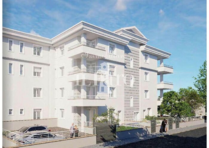 Appartamento quadrilocale in vendita in Runo Buozzi, Campi Bisenzio