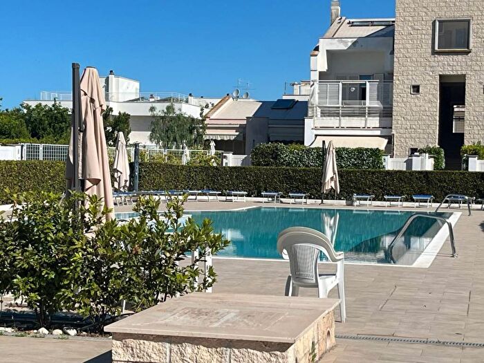 Appartamento trilocale in affitto in Via Agropoli, Fregene, Fiumicino