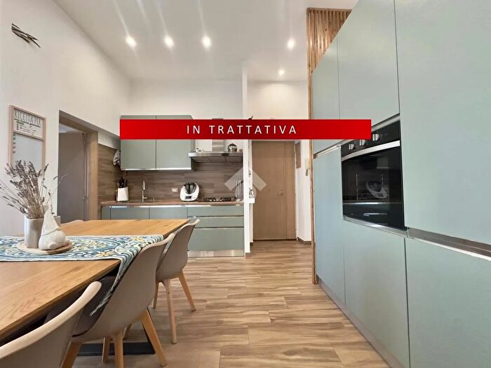 Appartamento trilocale in vendita in Via II Traversa Macello, Napoli