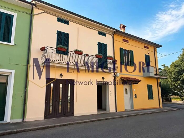 Appartamento con 5 locali in vendita in Via alla Dogaia, Prato