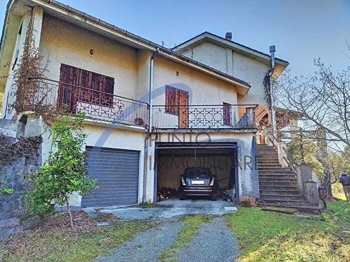 Casa con 20 locali in vendita in Via Dragonaria, Moconesi