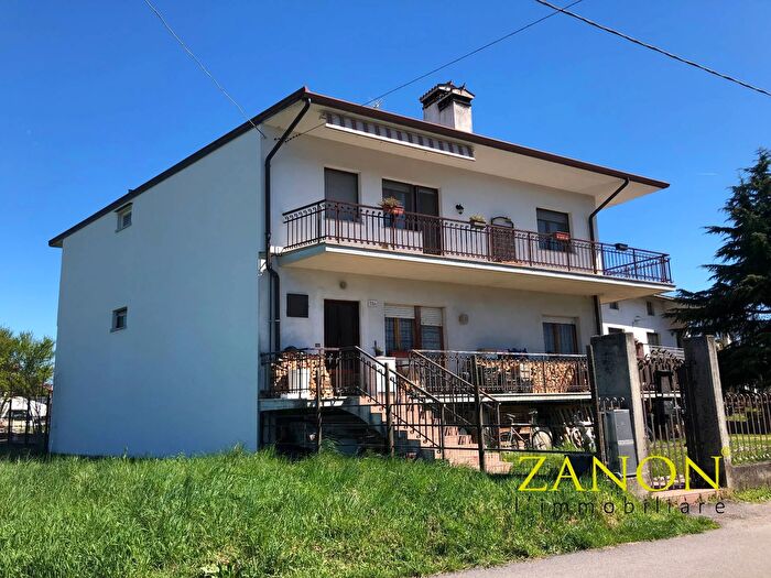 Appartamento con 7 locali in vendita in Via XXIV Maggio, Savogna DIsonzo