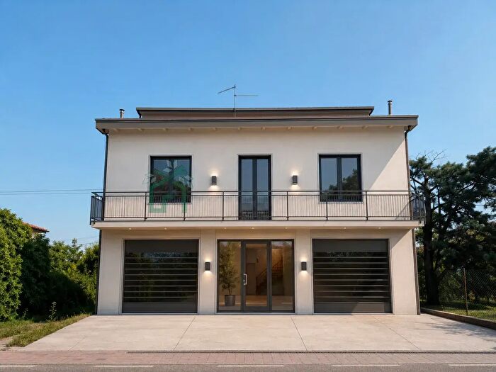 Casa con 6 locali in vendita in Via Strà, Belfiore
