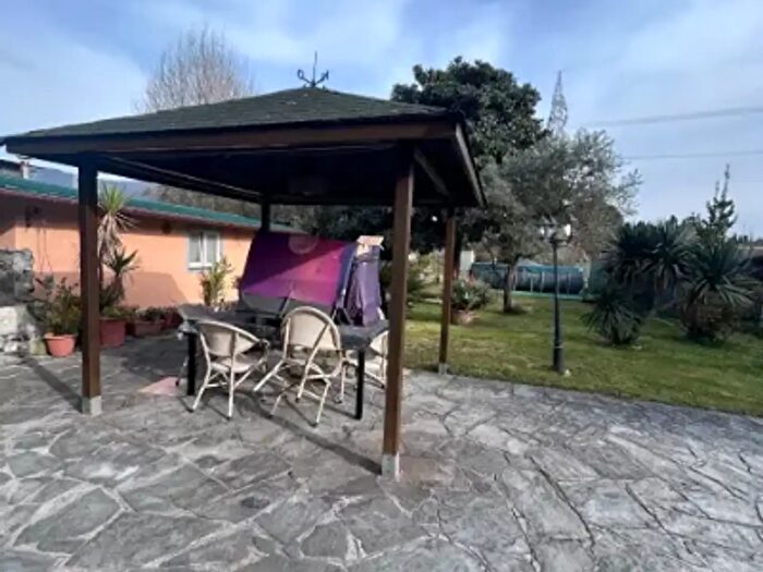 Casa con 8 locali in vendita in Via Canaletto, Sarzana