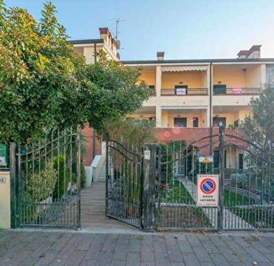 Casa trilocale in vendita in Via Imola, Comacchio