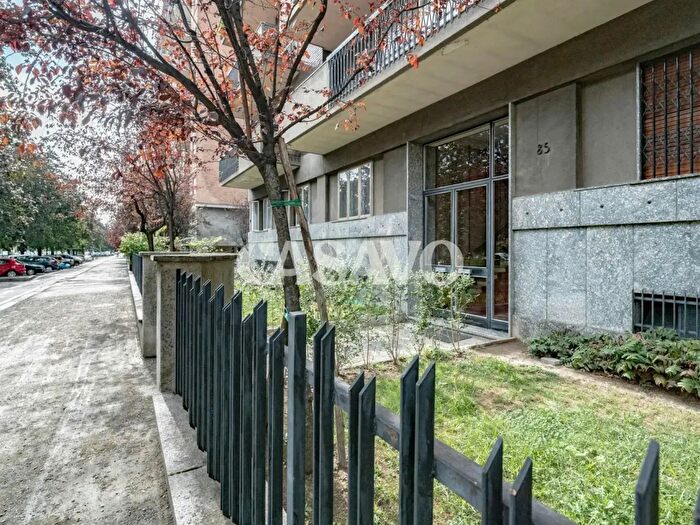 Appartamento quadrilocale in vendita in Corso Cosenza, Torino