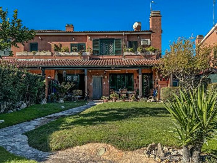 Casa con 5 locali in vendita in Via Francesco Cilea, Roma