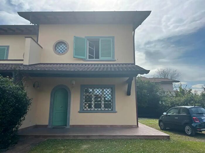 Casa con 7 locali in vendita in Michelangelo Buonarroti, Forte Dei Marmi